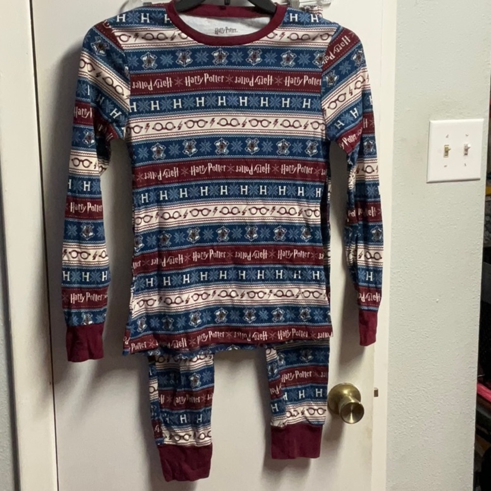 Size Medium.  Harry Potter pajamas.